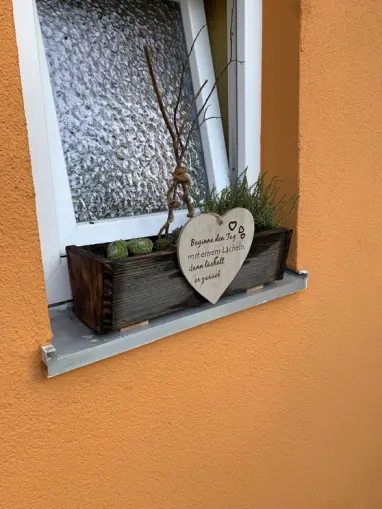 Rustikaler Blumenkasten