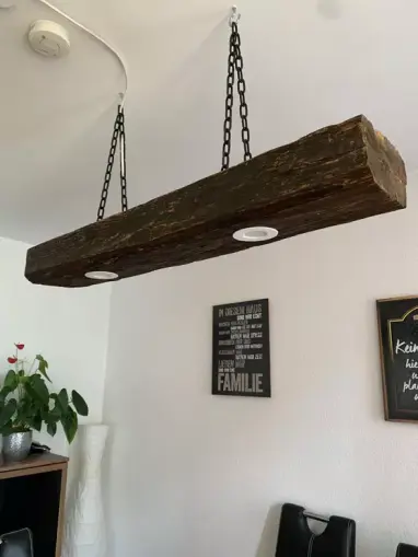 Deckenlampe aus Altholz